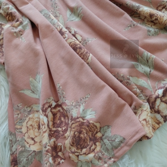 🆕Floral Swing Dress w/Pockets - Picture 9 of 16